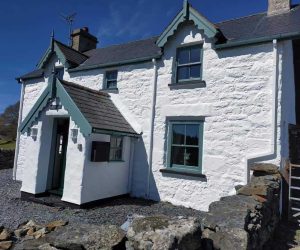 Whether your walls suffer from flaking paint, blown render, mould and mildew, or falling pebbledash, our exterior painting service can transform your property and provide protection all year round.